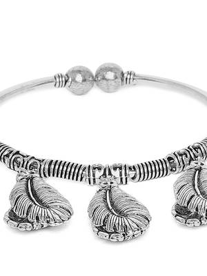 Zerokaata Cut Work Leaves Oxidized Silver Charm Bracelet 4