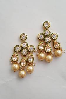 Kundan Sara Earring