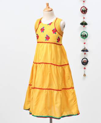 Yellow embroidered polyester kids-tops 3