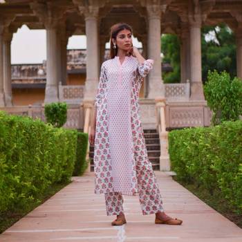 Set of Multi print Kurta with Printed Pants 1