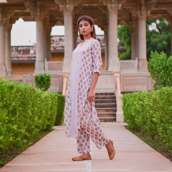 Set of Multi print Kurta with Printed Pants 2