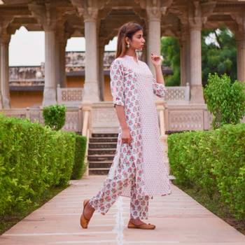 Set of Multi print Kurta with Printed Pants 3