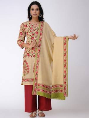 Set of Floral print Kurta with Dupatta with Red Pants 2