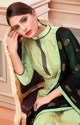 Green woven banarasi silk salwar with dupatta 2