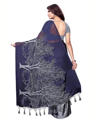Grey Printed Shimmer Saree With Blouse 3