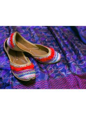 House of Miss Match Rainbow Juttis 2