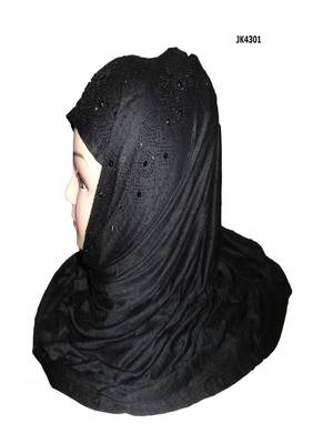Black Plain Cotton Hijab 3