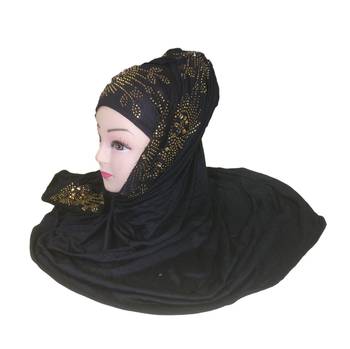 Black Plain Cotton Hijab 3