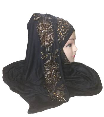 Black Plain Cotton Hijab 4