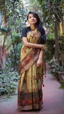 Multicolor Linen Digital Print Saree With Blouse 3