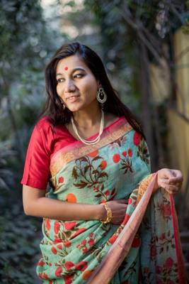 Multicolor Linen Digital Print Saree With Blouse 4