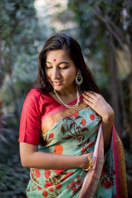 Multicolor Linen Digital Print Saree With Blouse 5