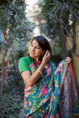 Multicolor Linen Digital Print Saree With Blouse 4
