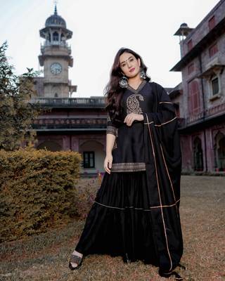 Black Rebel Handblock Sharara Suit Set 5