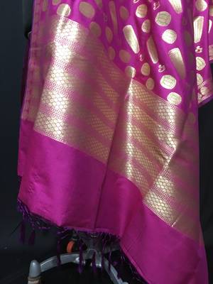 Magenta woven katan Silk dupattas 3