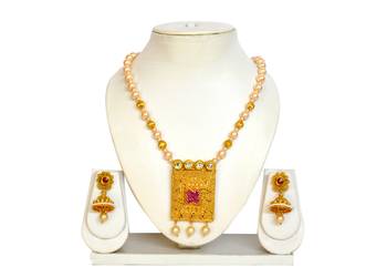 Polki Stone Pendal With Earrings 1