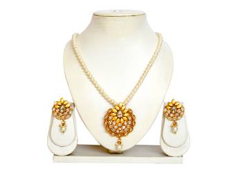 Polki Stone Pendal With Earrings 1