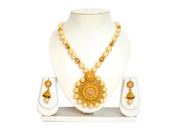 Polki Stone Pendal With Earrings 1
