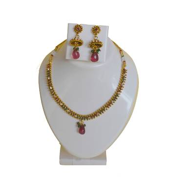 Golden Metalic Ruby Green Necklace With Earrings 1