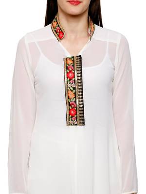 White Kurta with embroidered placket in light georgette fabric 3