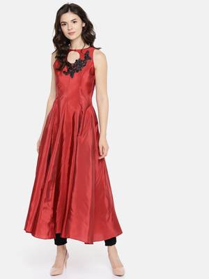 Maroon Long Anarkali Kurta with embroidered patch on neck. 1