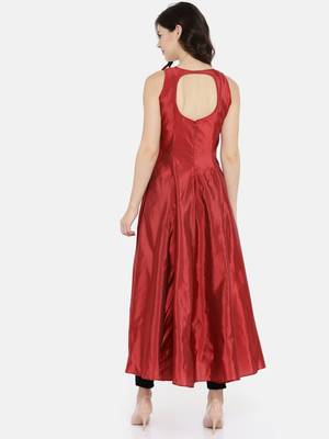 Maroon Long Anarkali Kurta with embroidered patch on neck. 2