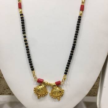 26-Inch Length Chain Golden Vati Tanmaniya Pendant Traditional Black & Orange Coral Beads 2