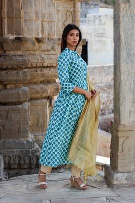 Sky blue printed kurta with pants and gold dupatta 3