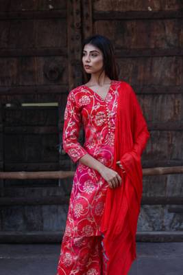 Gold print pink Kurta with pajama 5
