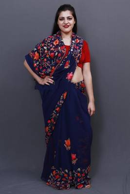 Navy Blue Colour Saree With Dense Aari Jaal On Pallu And Beautiful Flowral Motifs. 3