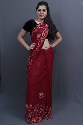 Maroon Colour Saree With Dense Aari Jaal On Pallu And Flowral Motifs. 3