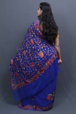 Royal Blue Colour Kashida Work Saree With Wonderful Designing On Border And Chinaar Jaal On Pallu. 3