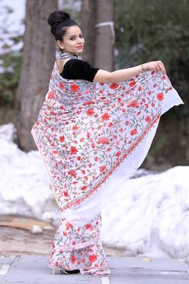 Creamy White Color Kashmiri Work Embroidered Saree Enriched With Running Jaal Pattern 2