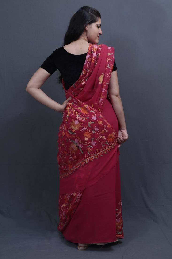 Majenta Colour Saree With Dense Aari Jaal On Pallu And Flowral Motifs