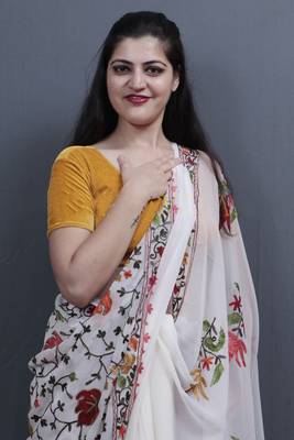 White Colour Kashida Work Saree With Wonderful Designing On Border And Chinaar Jaal On Pallu 2
