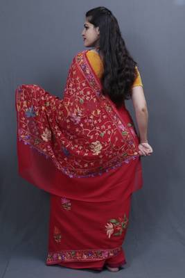 Red Colour Kashida Work Saree With Wonderful Designing On Border And Chinaar Jaal On Pallu 3