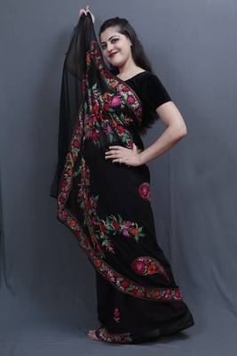 Black Colour Saree With Aari Work Border And Bold Paisleys Make The Saree Unique And Attractive 3