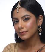 Kundan Teeka With Earrings