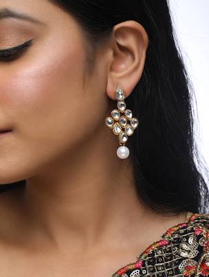 Kundan Teeka With Earrings 2