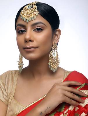 Kundan Teeka With Earrings 1