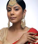 Kundan Teeka With Earrings
