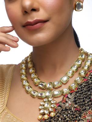 Soname Neckpiece With Studs 2