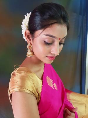 Rani pink hand woven silk saree with blouse 2