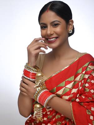 Red Chuda With Kundan Bangles & Heavy Pearl Kaliree 1