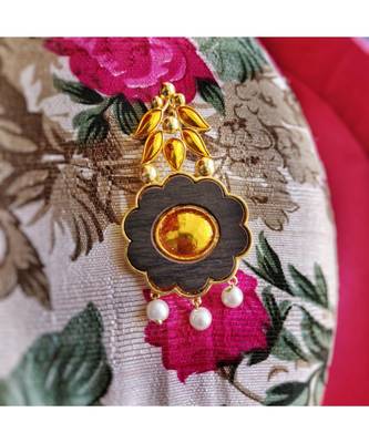 Gold palted Kesar brooch with enamel, wood and pearls 1