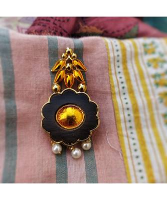 Gold palted Kesar brooch with enamel, wood and pearls 2