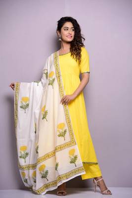 Yellow plain cotton kurta sets 1