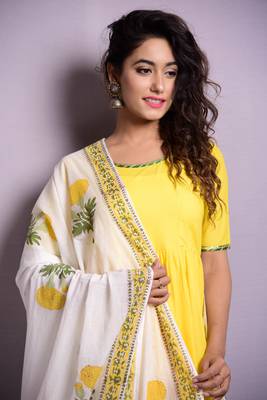 Yellow plain cotton kurta sets 2