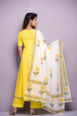 Yellow plain cotton kurta sets 3