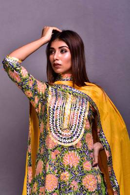 Green printed cotton kurta sets 2